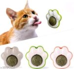 Catnip & Mint Lick Ball for Cats - Paw-Shaped Interactive Cat Toy - Image 2